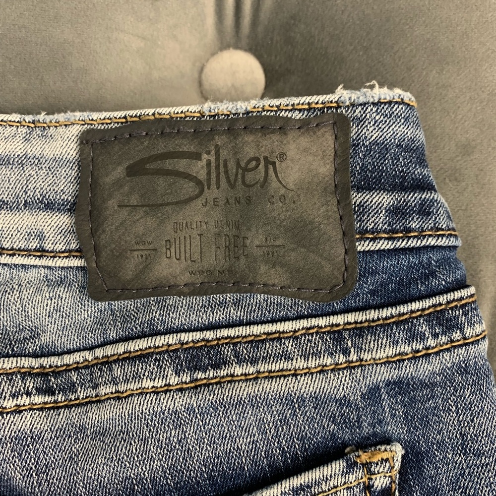 Silver Distressed Crops - Picture 8 of 9